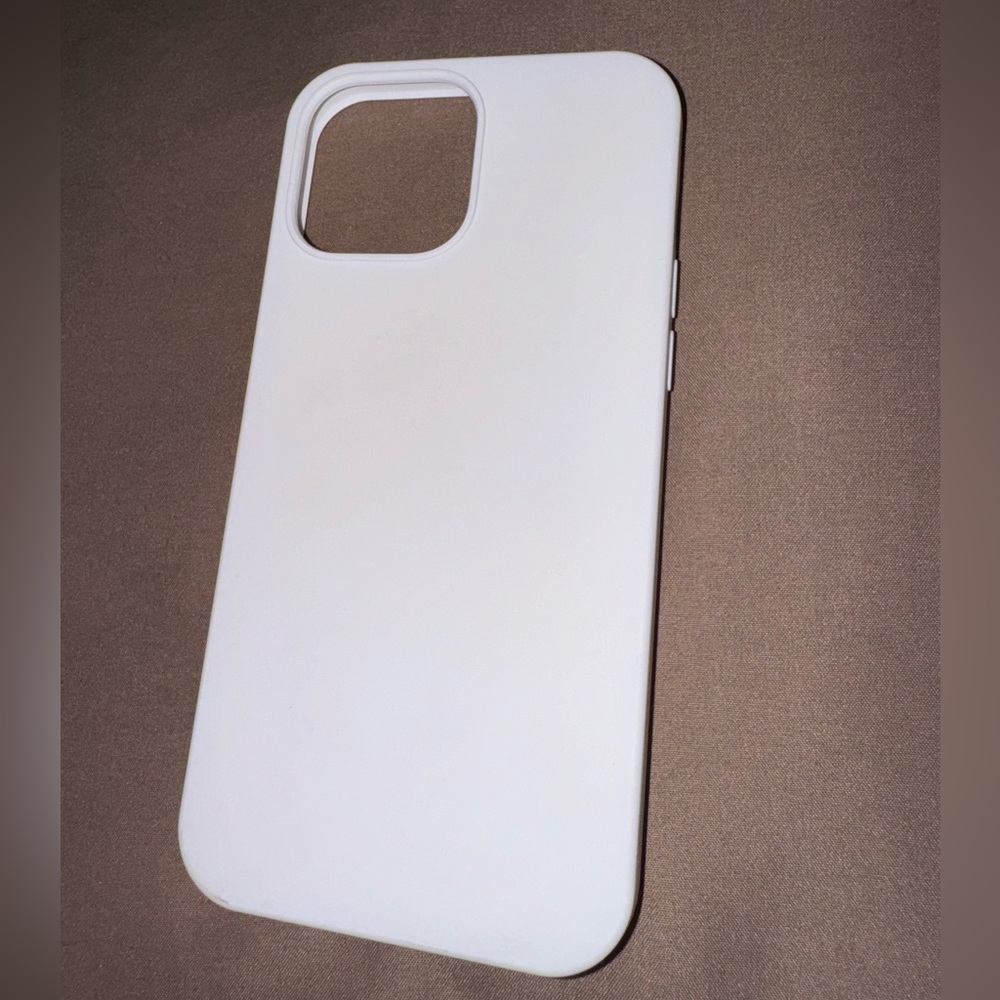 white silicone iphone 13 pro max case